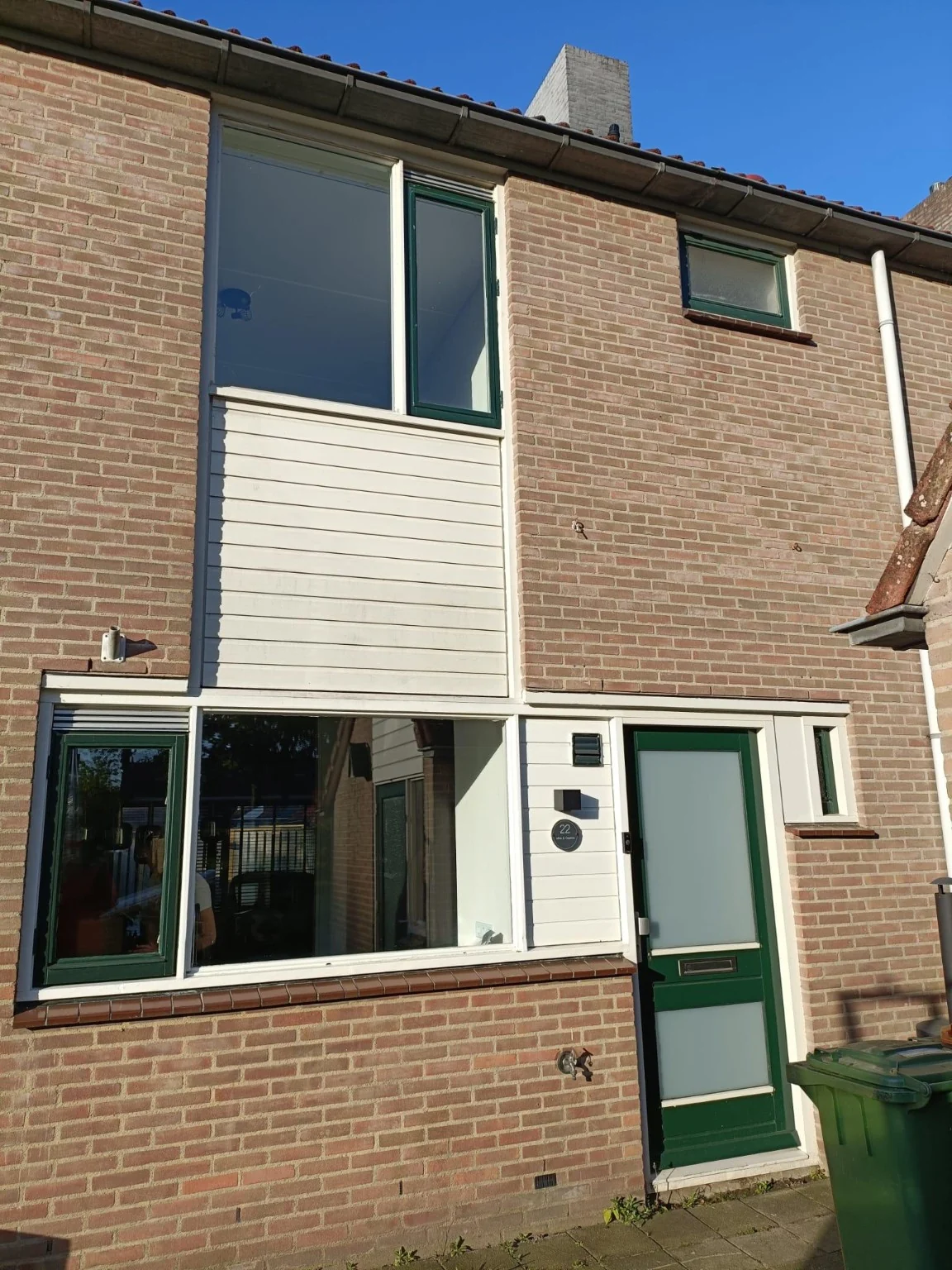 Dezelfde gevel vóór de vernieuwing